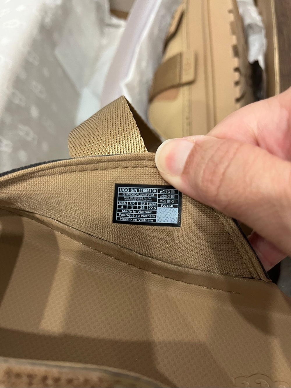 NEW KIDS UGG GOLDENGLOW SLIDE Slide Sandal - Picture 8 of 8